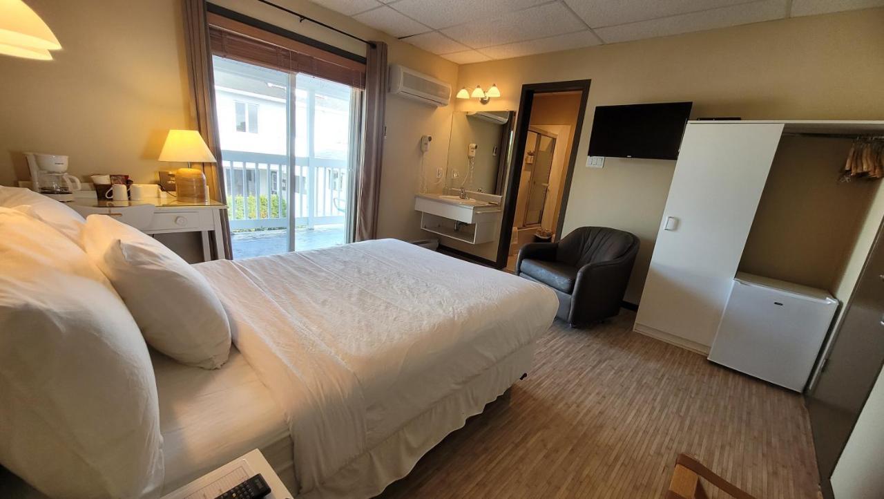 Hotel Aquamer Carleton-sur-Mer ภายนอก รูปภาพ