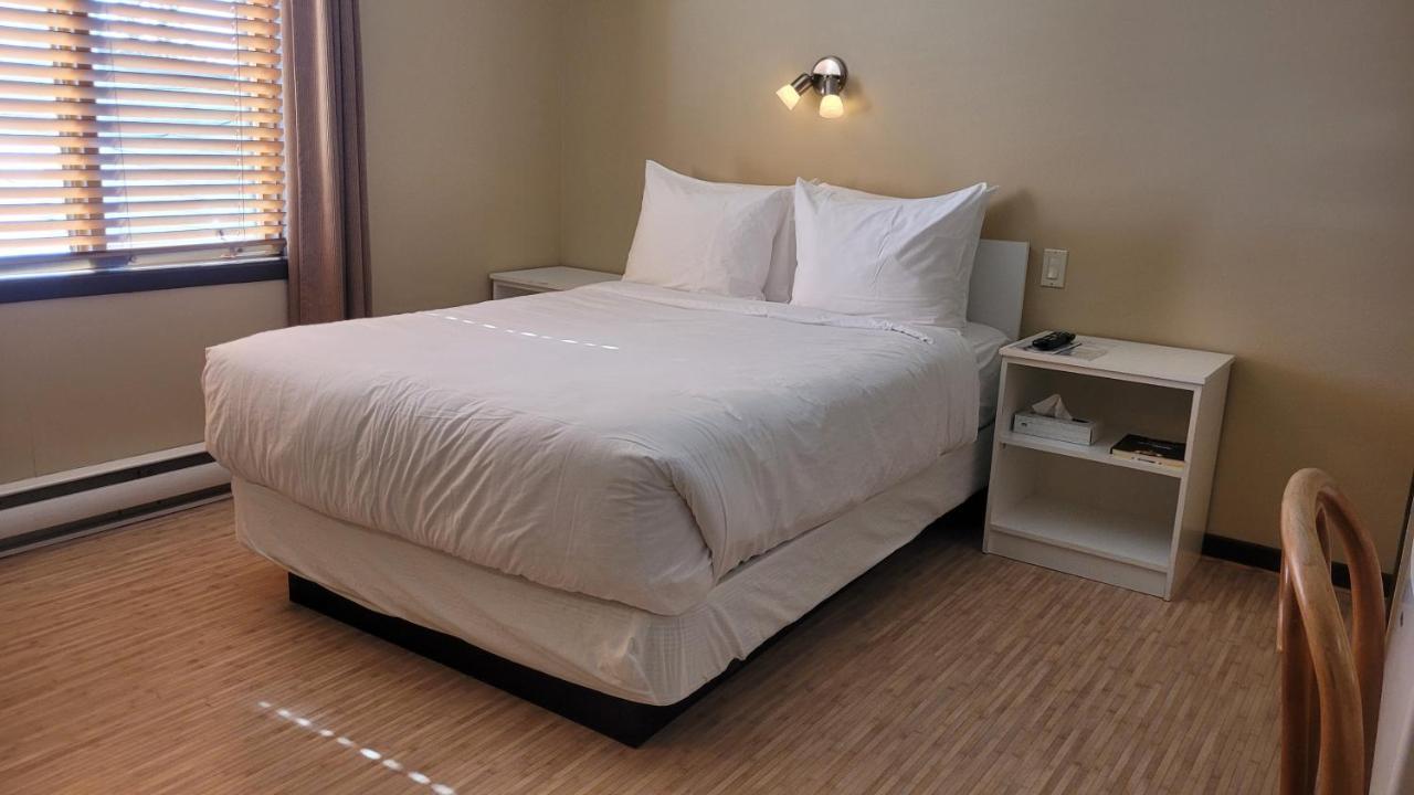 Hotel Aquamer Carleton-sur-Mer ภายนอก รูปภาพ