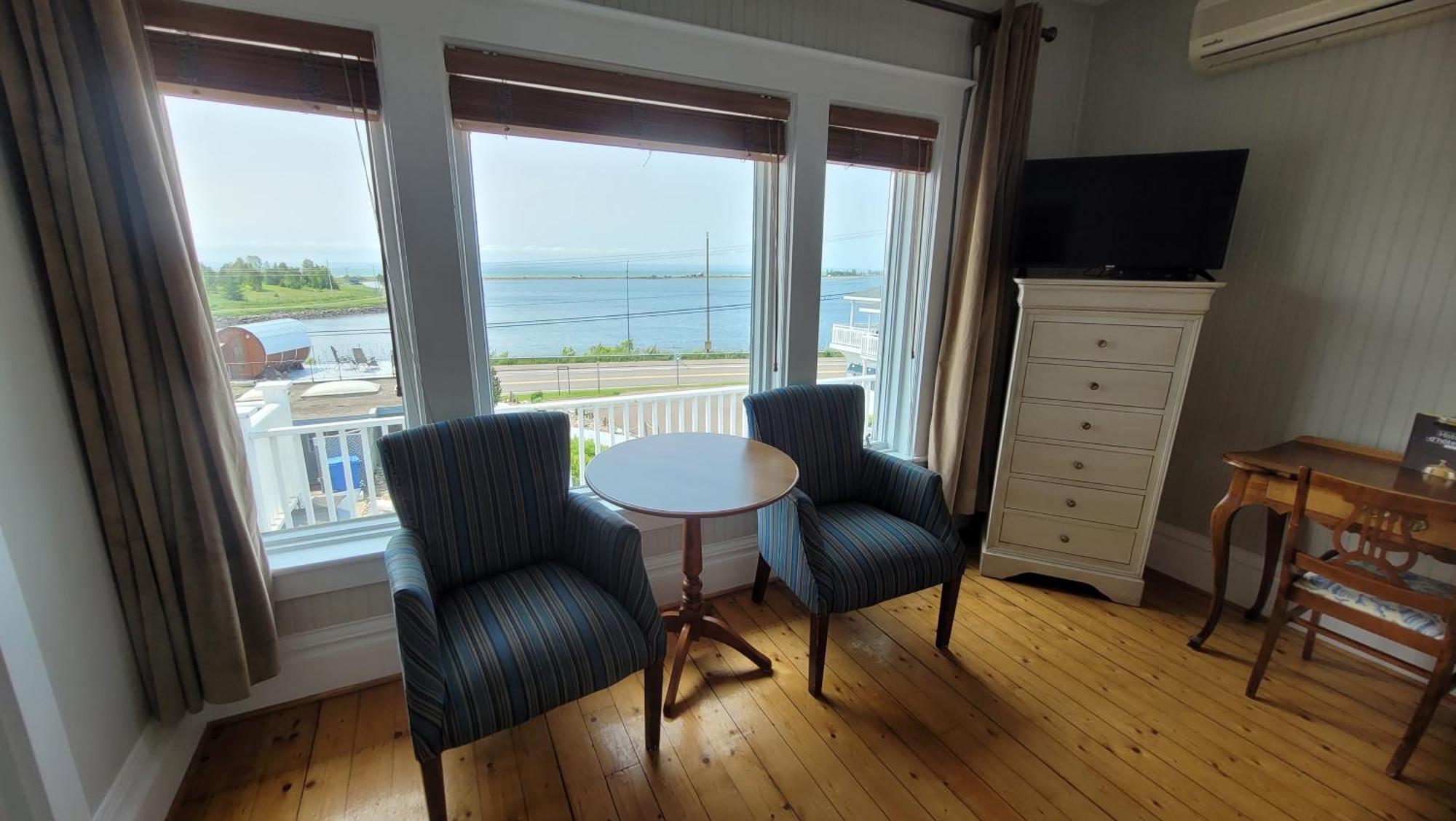 Hotel Aquamer Carleton-sur-Mer ภายนอก รูปภาพ